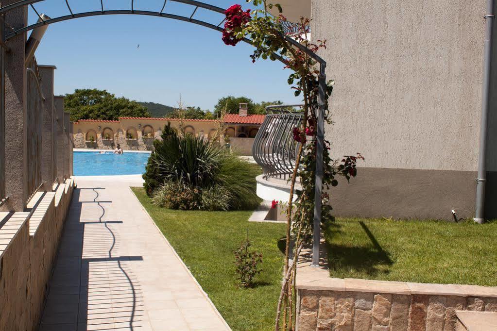 Gardenia Vacation Settlement Aparthotel Sozopol Buitenkant foto